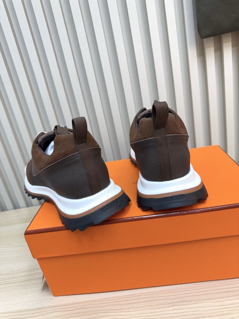 H**me5 sneaker